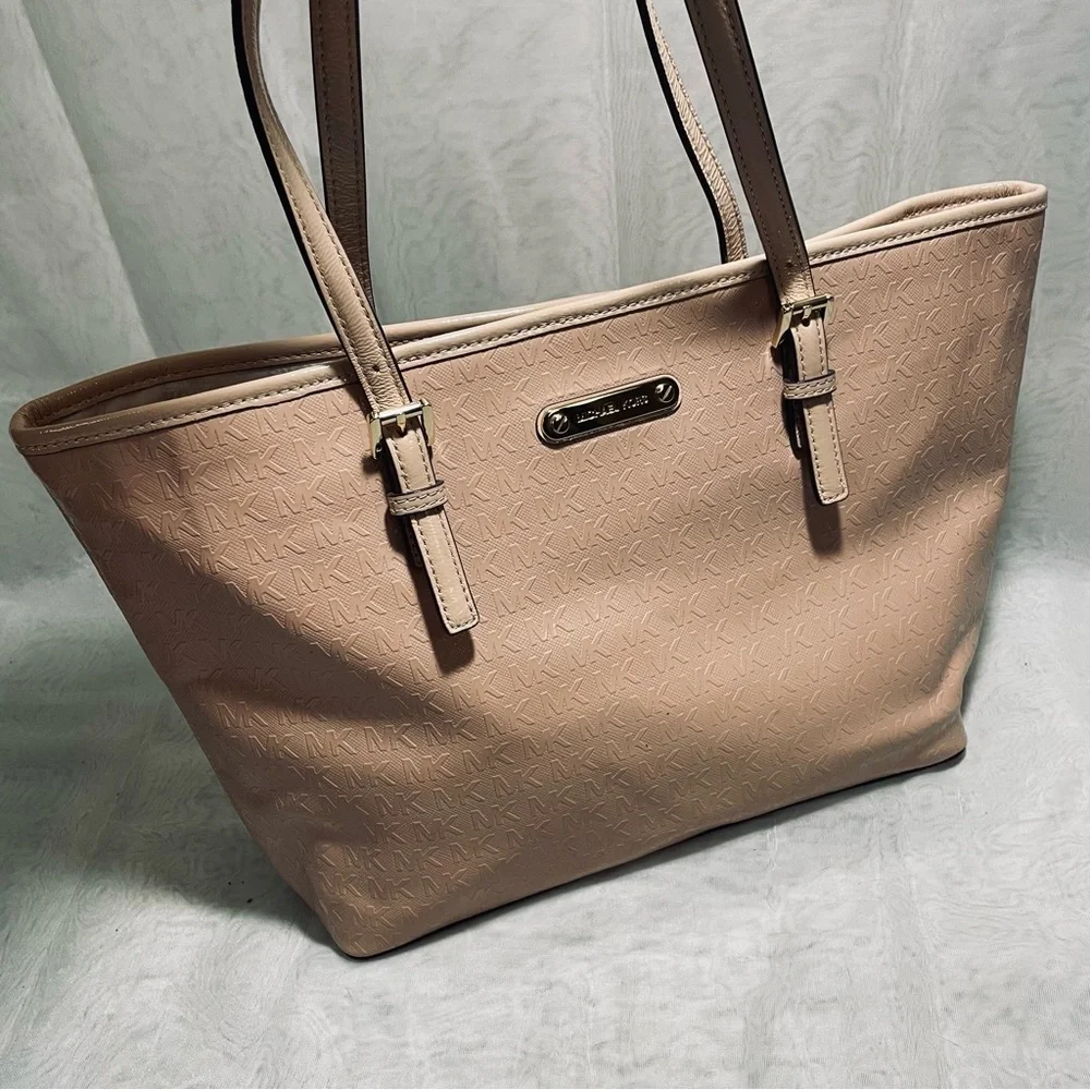 Michael Kors Jet Set Travel Signature Tote